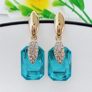 NIB 18k Gold Plated Crystal Zircon   LAKE BLUE EARRINGS. AQUA